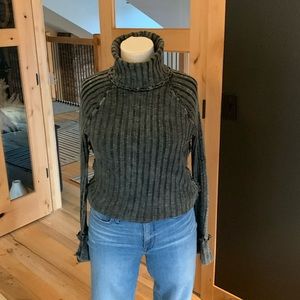 Free People turtleneck size lg In charcoal